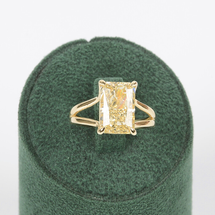 Özel Tasarım Baget Kesim Sultanit Taşlı Yüzük (14 Ayar Altın) - SAÇAK KUYUMCULUK